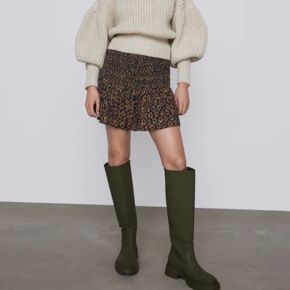 SOLD🛍️ Zara Printed Mini Skirt - Picture 3 of 6